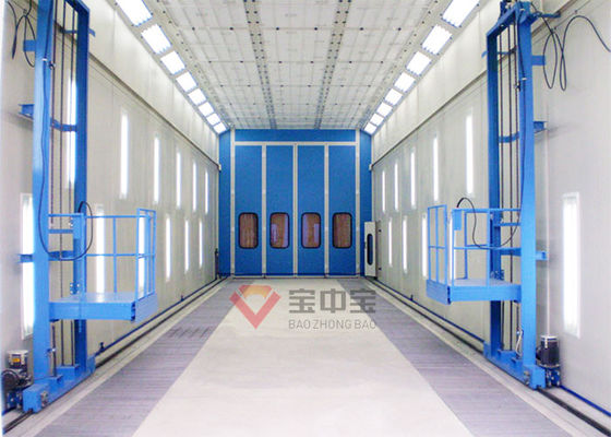 Liftmens in Verfzaal de Nevelcabine van de Vrachtwagenverf met 3D Opheffend Platform